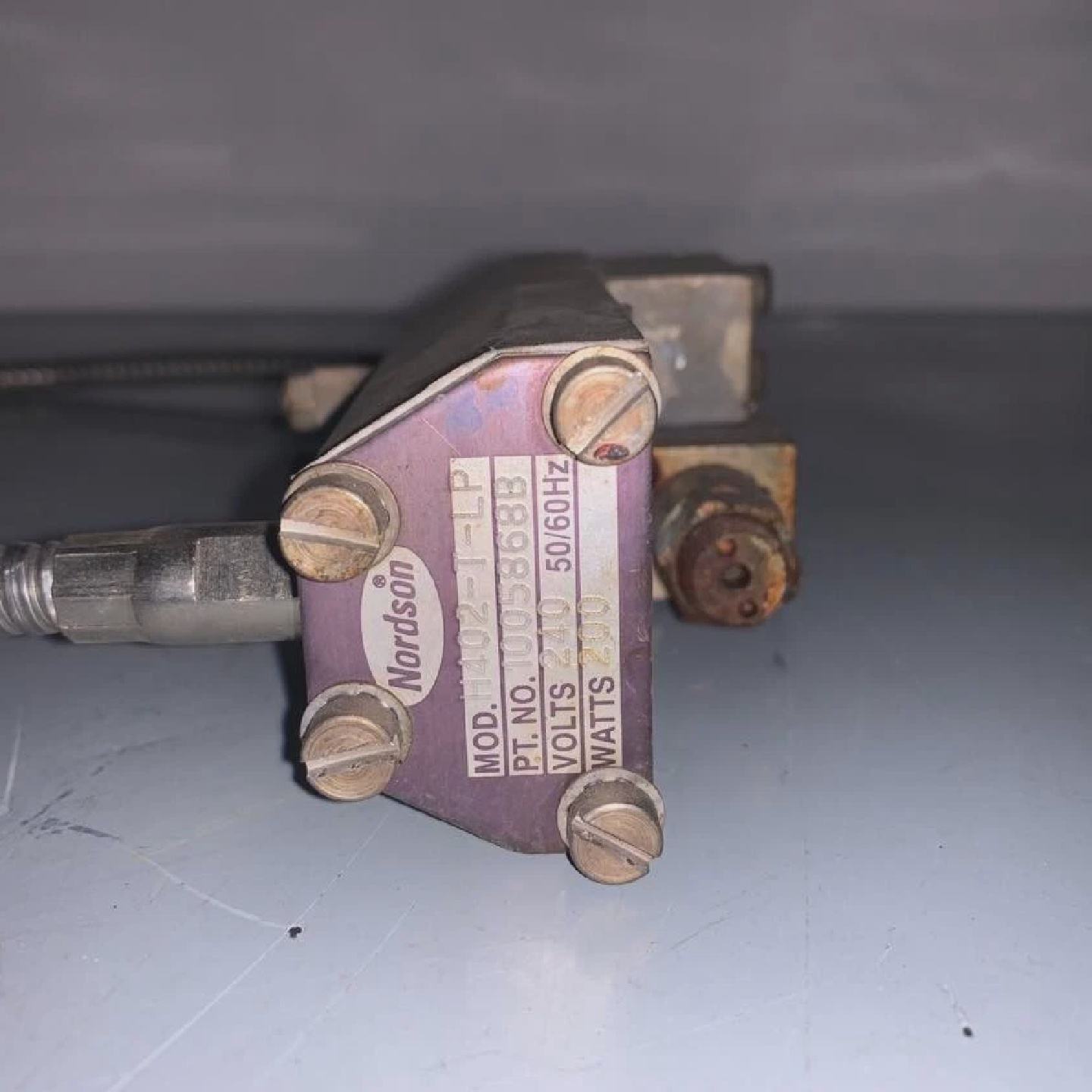 Nordson pistolet klejowy Hot Melt Glue Gun H402TLP - 实物图
