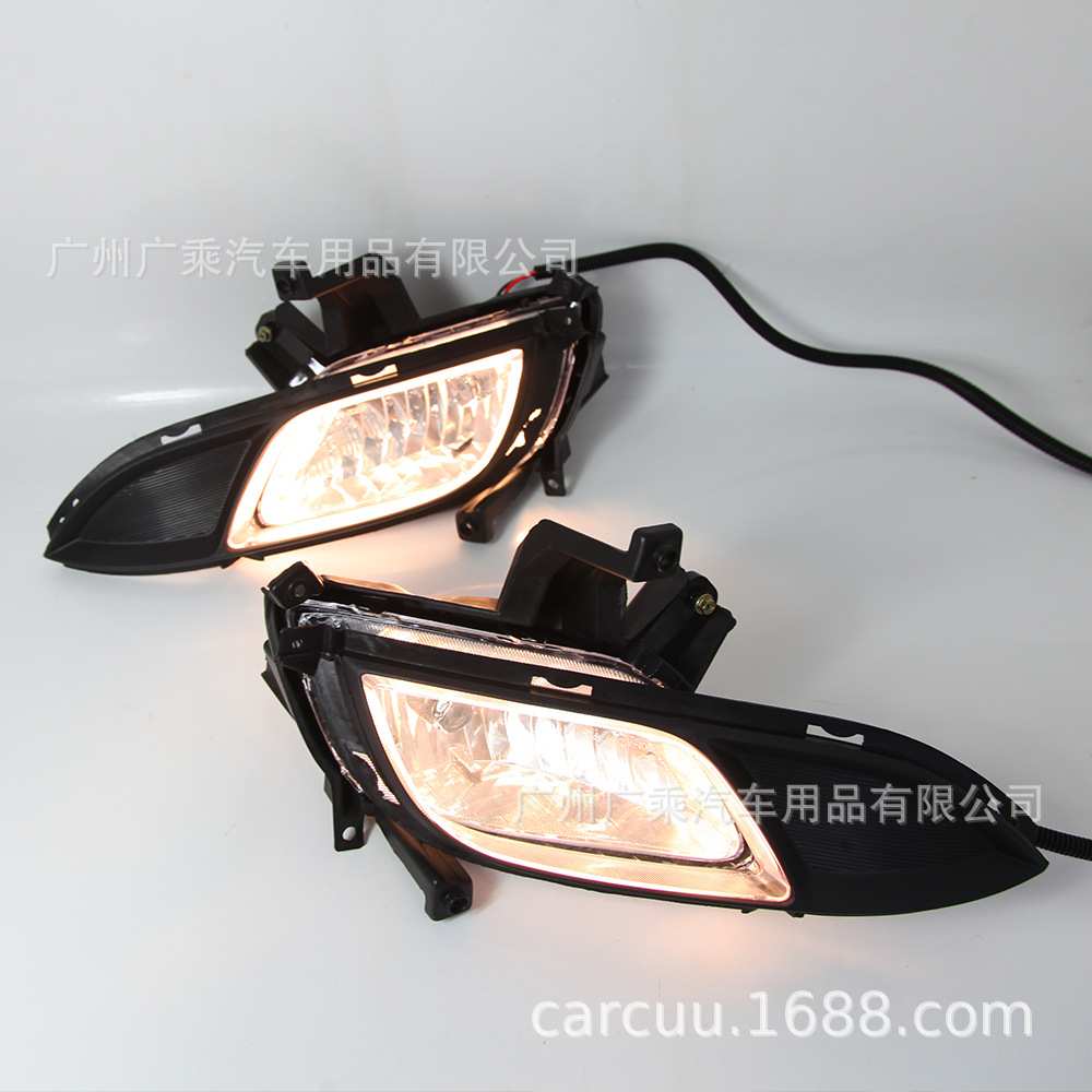 适用于2014款起亚K3赛拉图Forte雾灯 13-16起亚K3雾灯