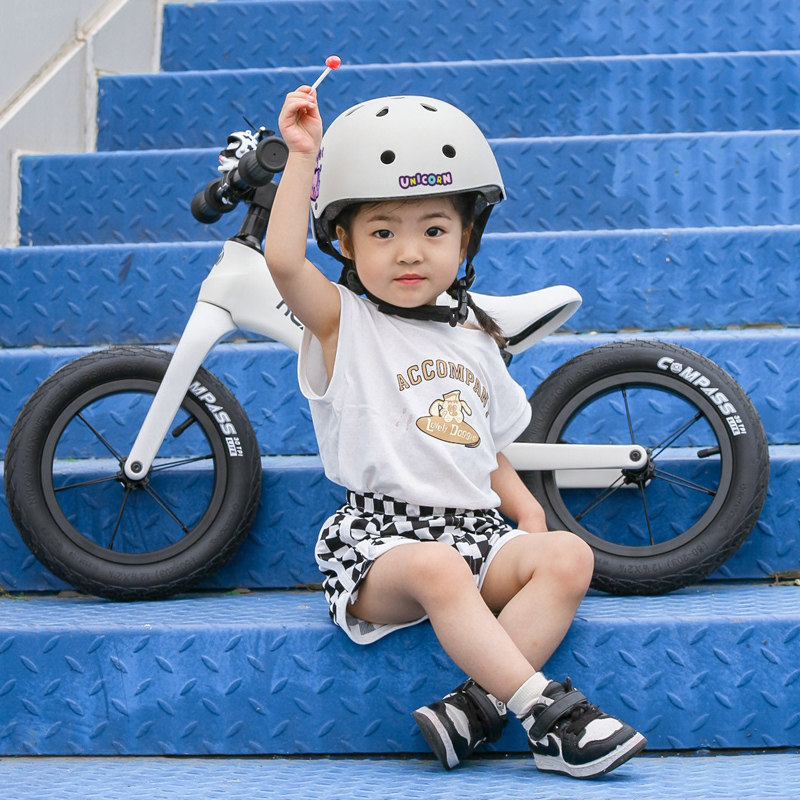 儿童轮滑头盔独角兽宝宝可爱滑板自行平衡车骑行幼儿安全帽子女童