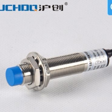 -直24V三线    NDC0NM18MM 1ZX1径2MEP接近开关E2E -