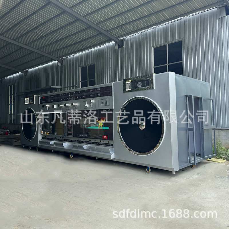 打卡网红收音机模型景区售卖亭配置齐全大空间仿真复古餐车模型