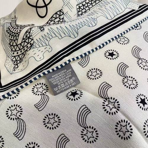 桑蚕丝羊毛【星空峡谷白】60丝毛方巾双面印花手工卷边丝巾K330