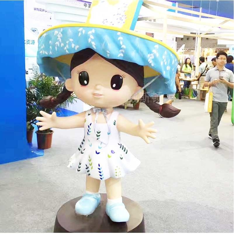 龙岗甘坑古镇旅游景区凉帽宝宝迎宾卡通雕塑户外园林玻璃钢摆件