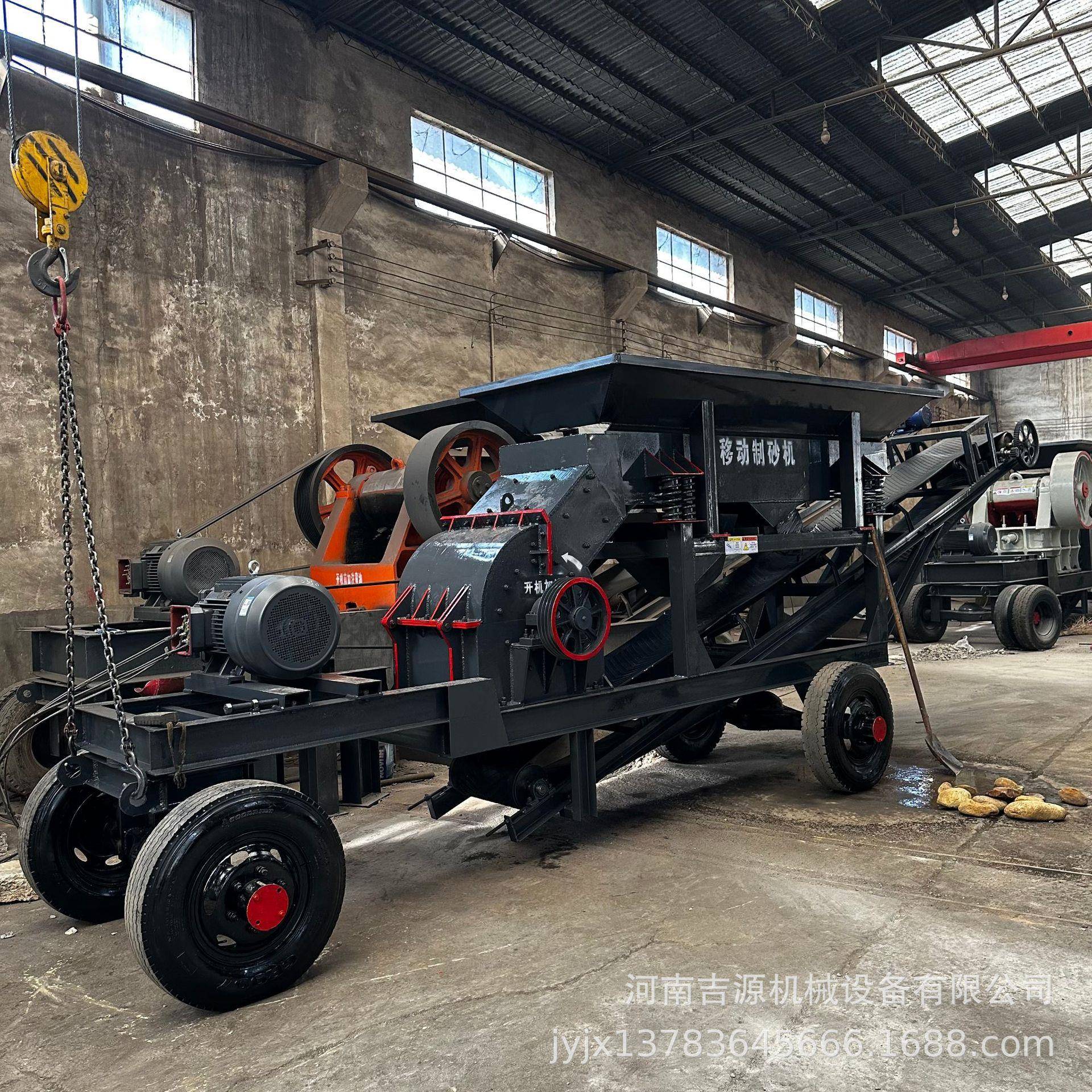 建筑垃圾粉碎机花岗岩鹅卵石制砂机小型移动破碎制砂机