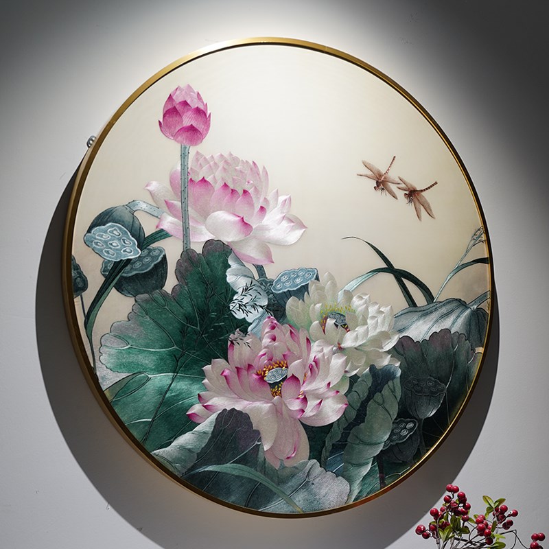 手工苏绣香远益清圆形挂画书房玄关客厅乔迁送礼新中式刺绣装饰画图片