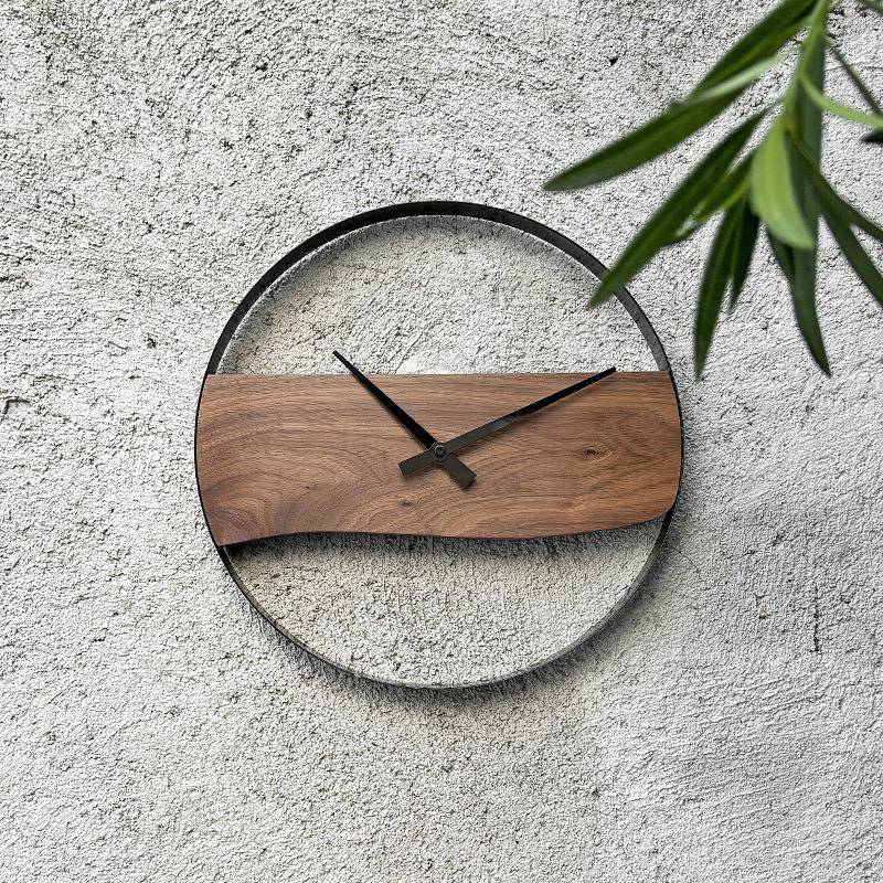 胡桃木实木挂钟极简工业风原木日式静音时钟家用客厅挂墙装饰钟表