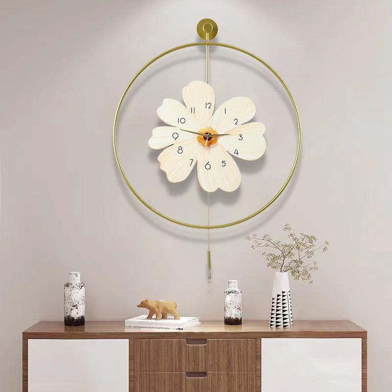 北欧客厅餐厅挂钟创意花卉钟表家用网红新款简约艺术墙挂静音