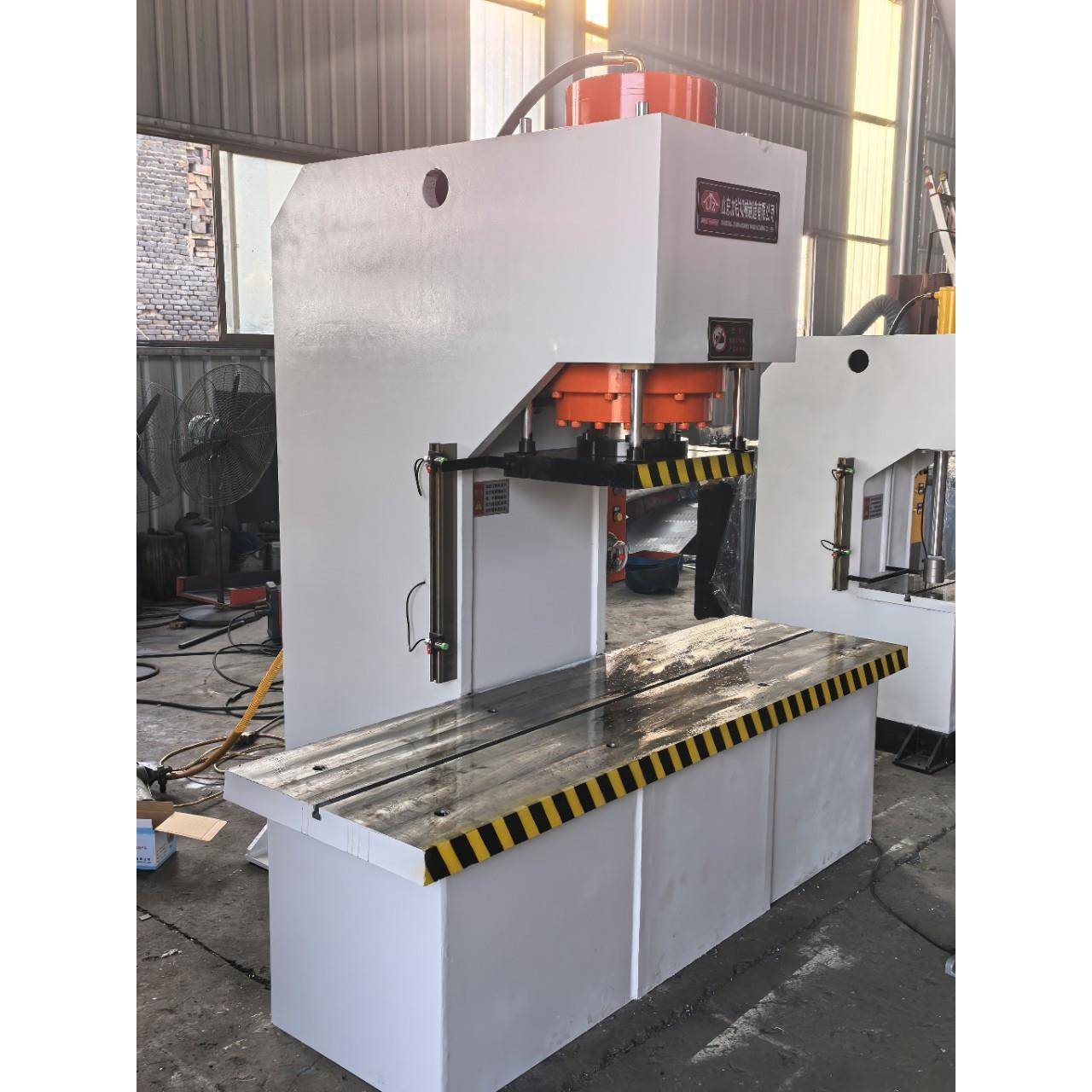 Z小型100吨单柱液压机方管角钢矫正机圆钢液压校直机高精度数控