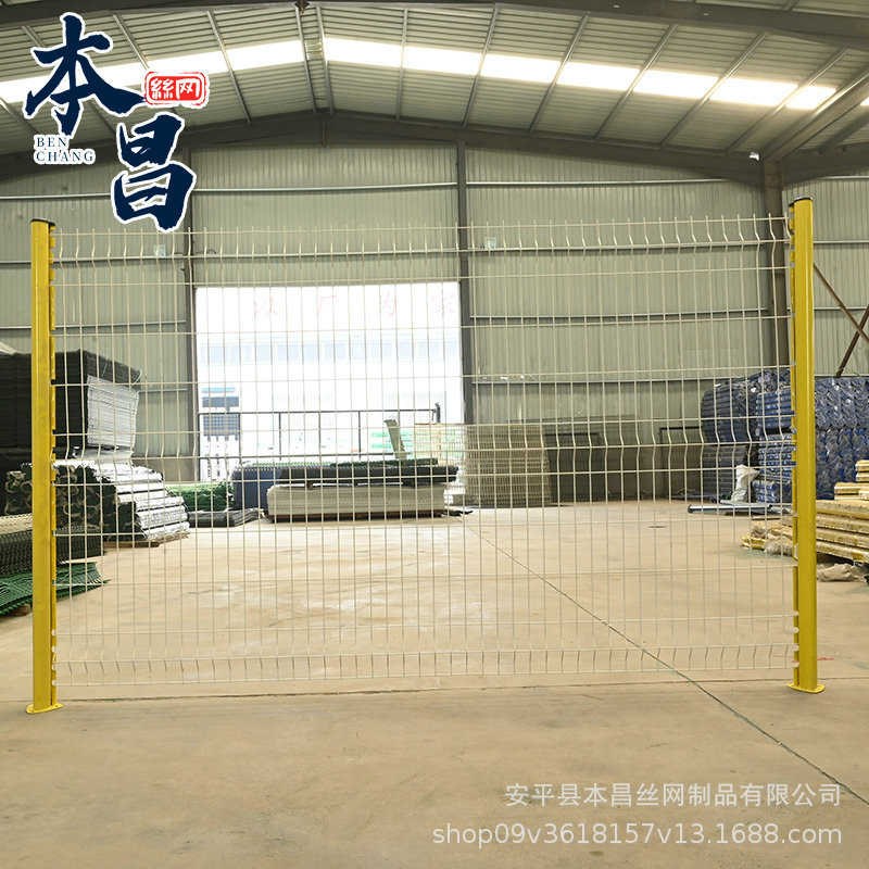 桃型柱三角折弯护栏网 公园用园林防护网小区庭院景观护栏铁丝网