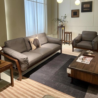 沙发客厅2025新款真皮实木沙发抱枕单人位组合黑色双人现代简约