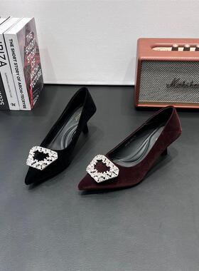 法式气质水钻黑色尖头平底鞋女2026春季新款浅口软底工作职业单鞋