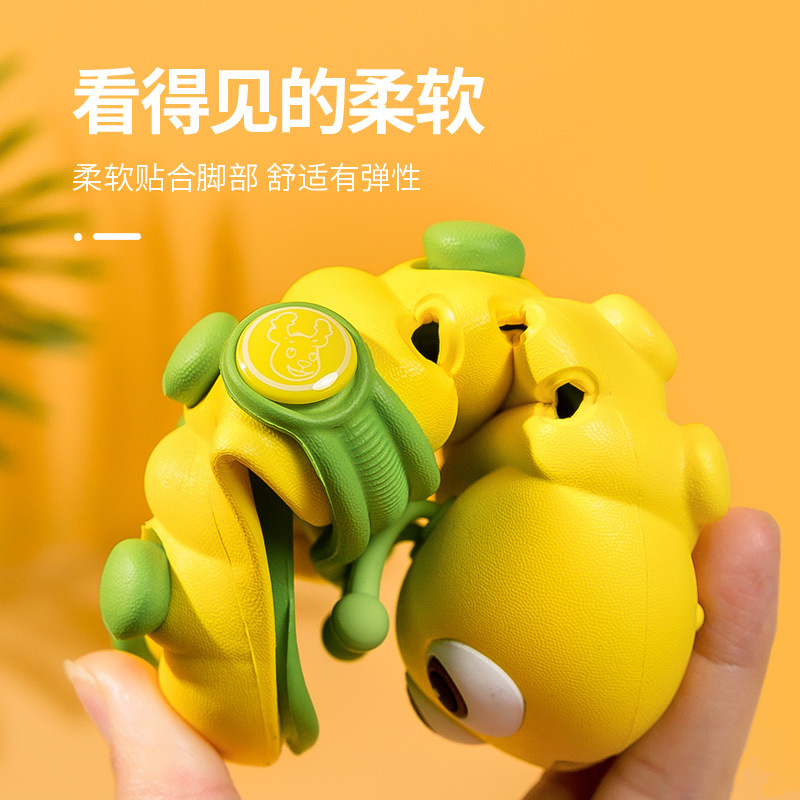 儿童拖鞋夏女童洞洞鞋防滑软底男童家居毛毛虫宝宝凉拖