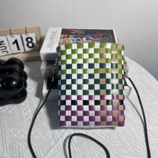 泰国斜跨小方包海边沙滩手工编织包女2025新款手机包斜挎迷你小包