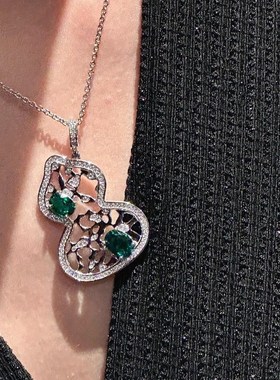 福禄镂空葫芦轻奢高级感祖母绿吊坠百搭项链小众设计复古颈部配饰