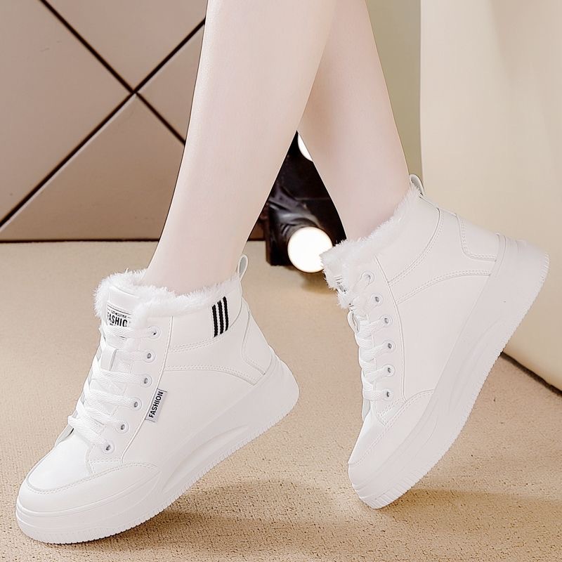 皮面加绒小白鞋2024冬季新款加厚保暖棉鞋轻便防滑高帮休闲鞋女鞋