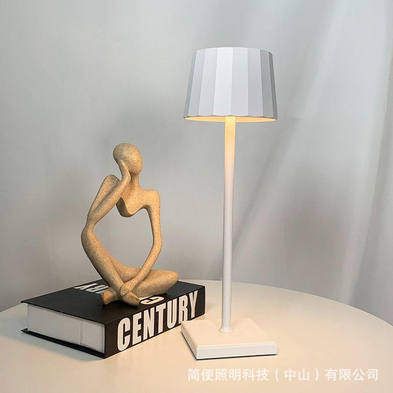 新款现代简约美式北欧氛围创意暖光装饰卧室床头台灯