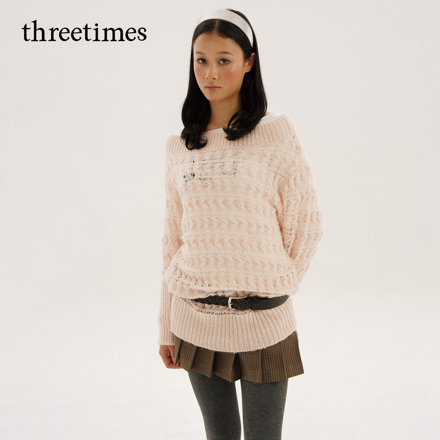 threetimes2026早秋慵懒风一字领镂空针织衫毛衣中长款露肩上衣女