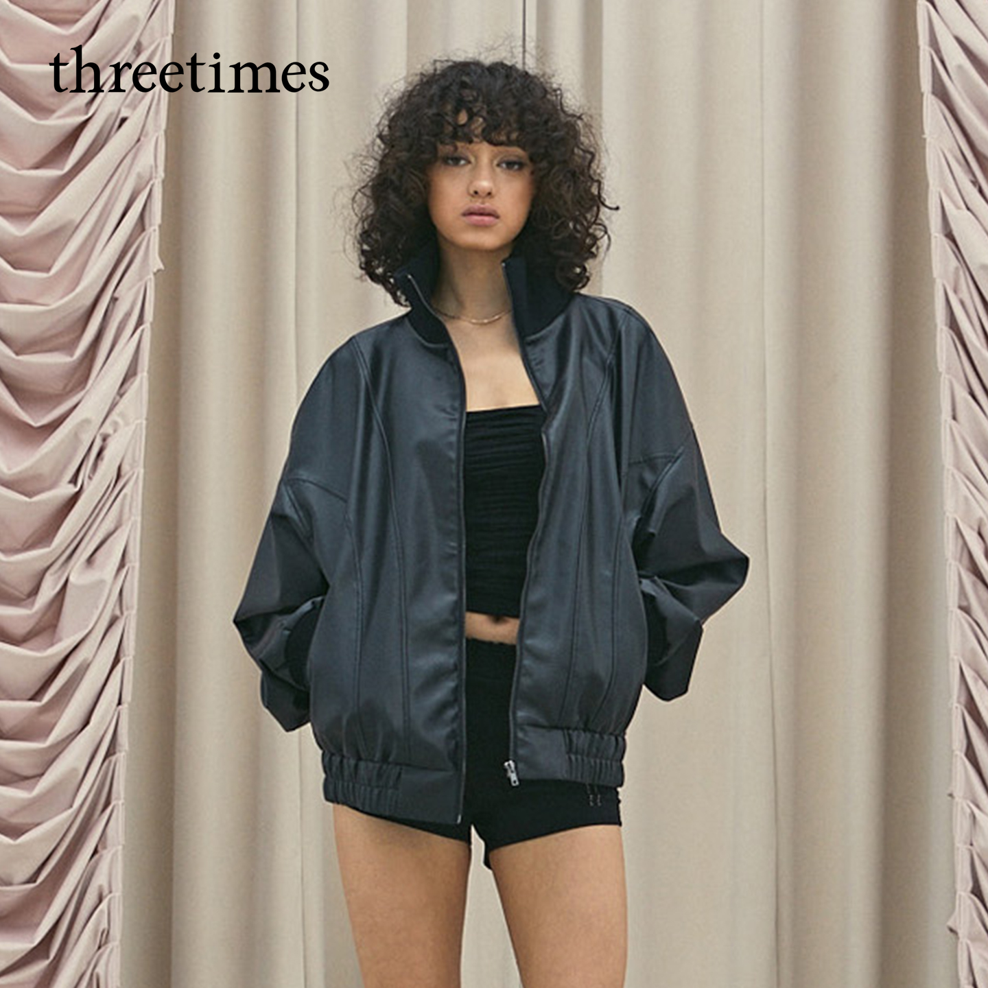 threetimes女士黑色环保立领机车皮衣男款2025新款酷飒风垫肩外套