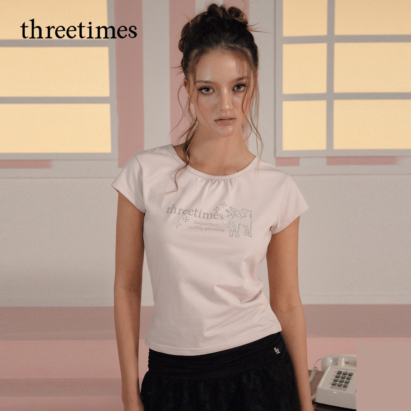 threetimes字母印花烫钻短袖T恤女夏2026新款甜美少女风修身上衣
