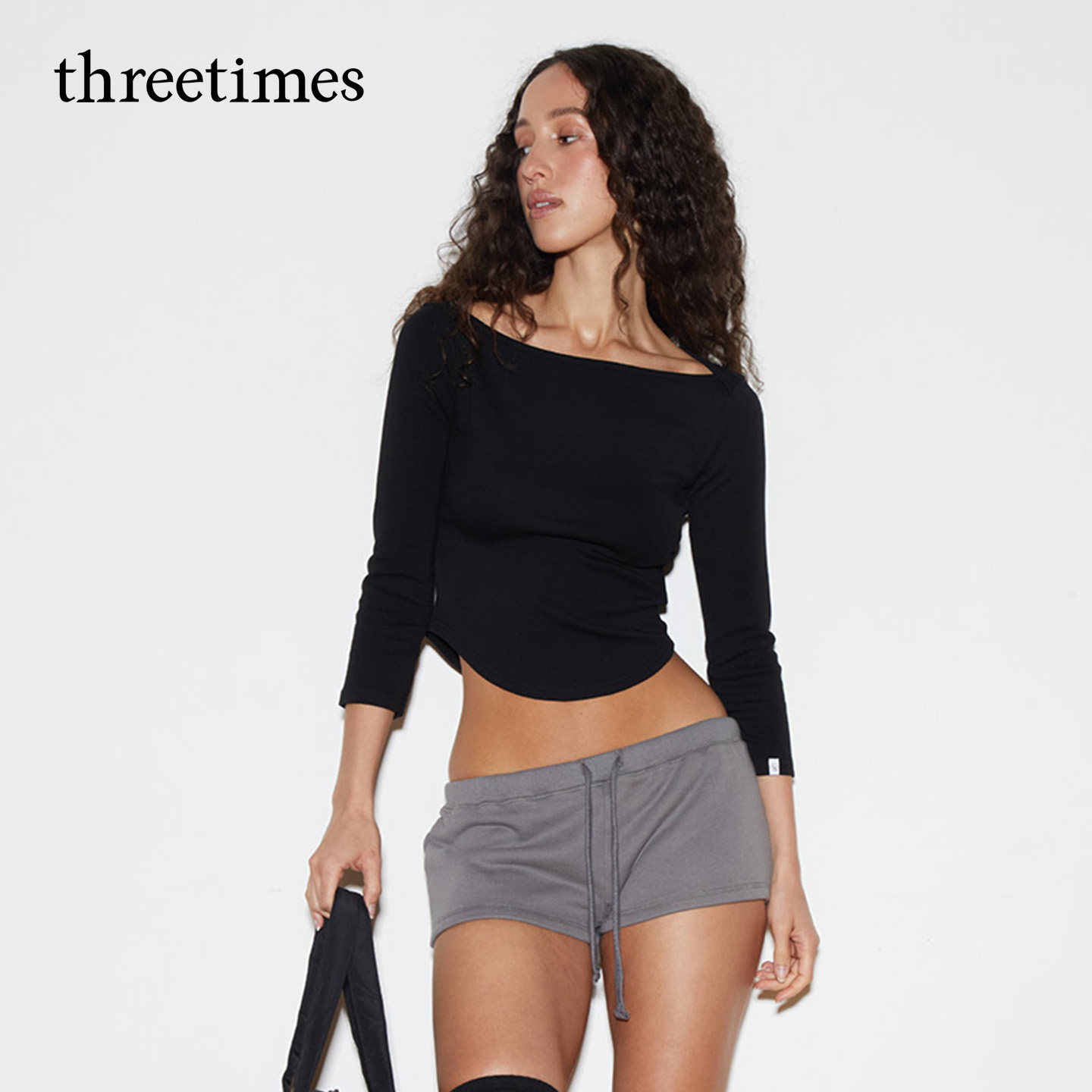 threetimes韩系洋气一字领七分袖t恤女夏2026新款气质修身短上衣