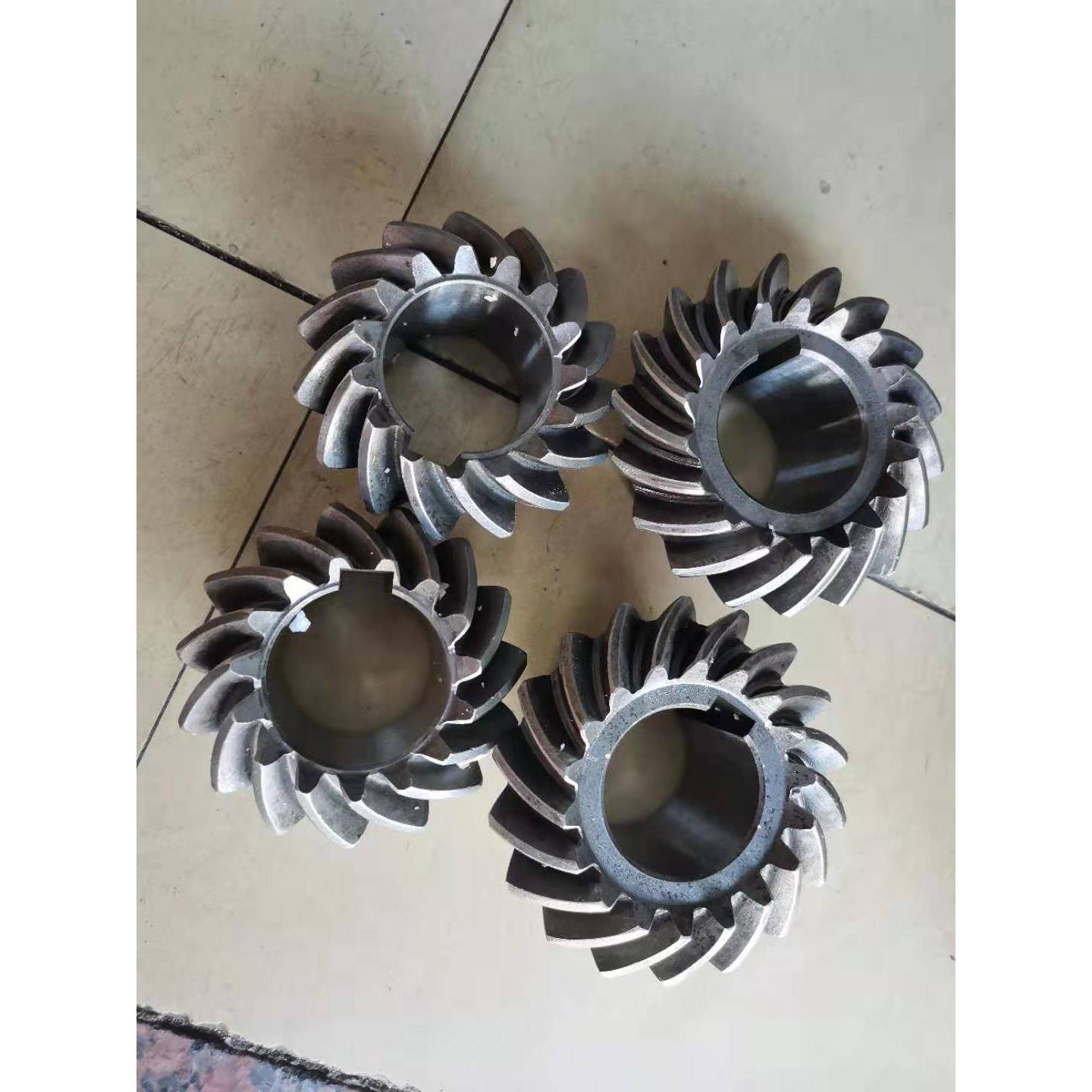 精密90度螺旋锥齿轮弧形伞齿轮速比传动配件大全20crmnti非标定制