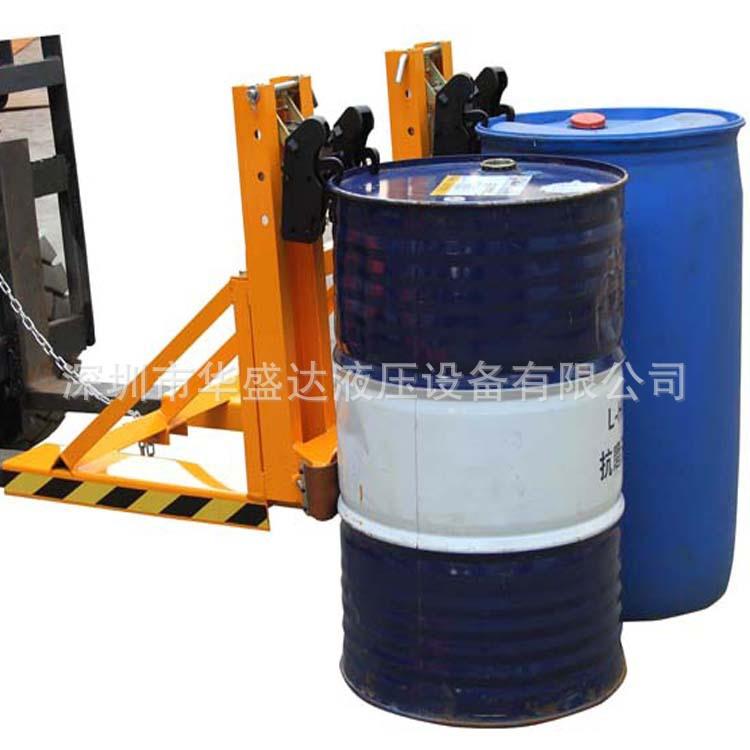 叉车专用油桶夹具DG1000D重型黑头鹰嘴油桶夹抱桶器油桶抓钩