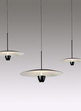 意大利黑骑士北欧设计师客餐厅吧台卧室床头黑色圆盘飞碟LED吊灯
