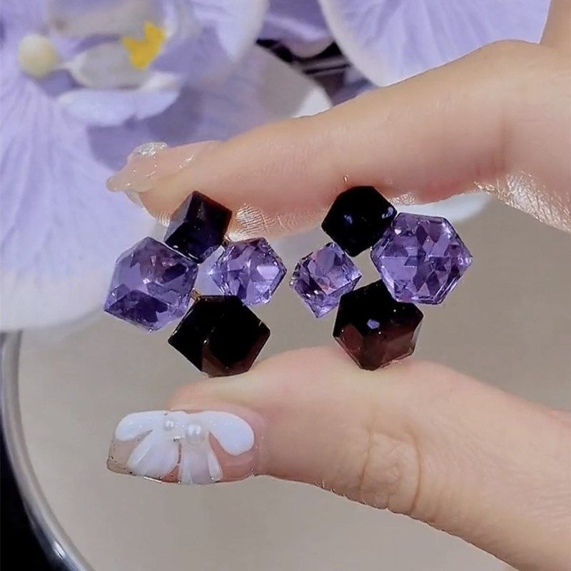 轻奢超闪紫色立体方块水晶耳钉女2024新款独特设计感耳饰气质耳环,饰品/流行首饰/时尚饰品新,耳钉,淘宝优惠券,粉丝福利购,淘宝优惠卷