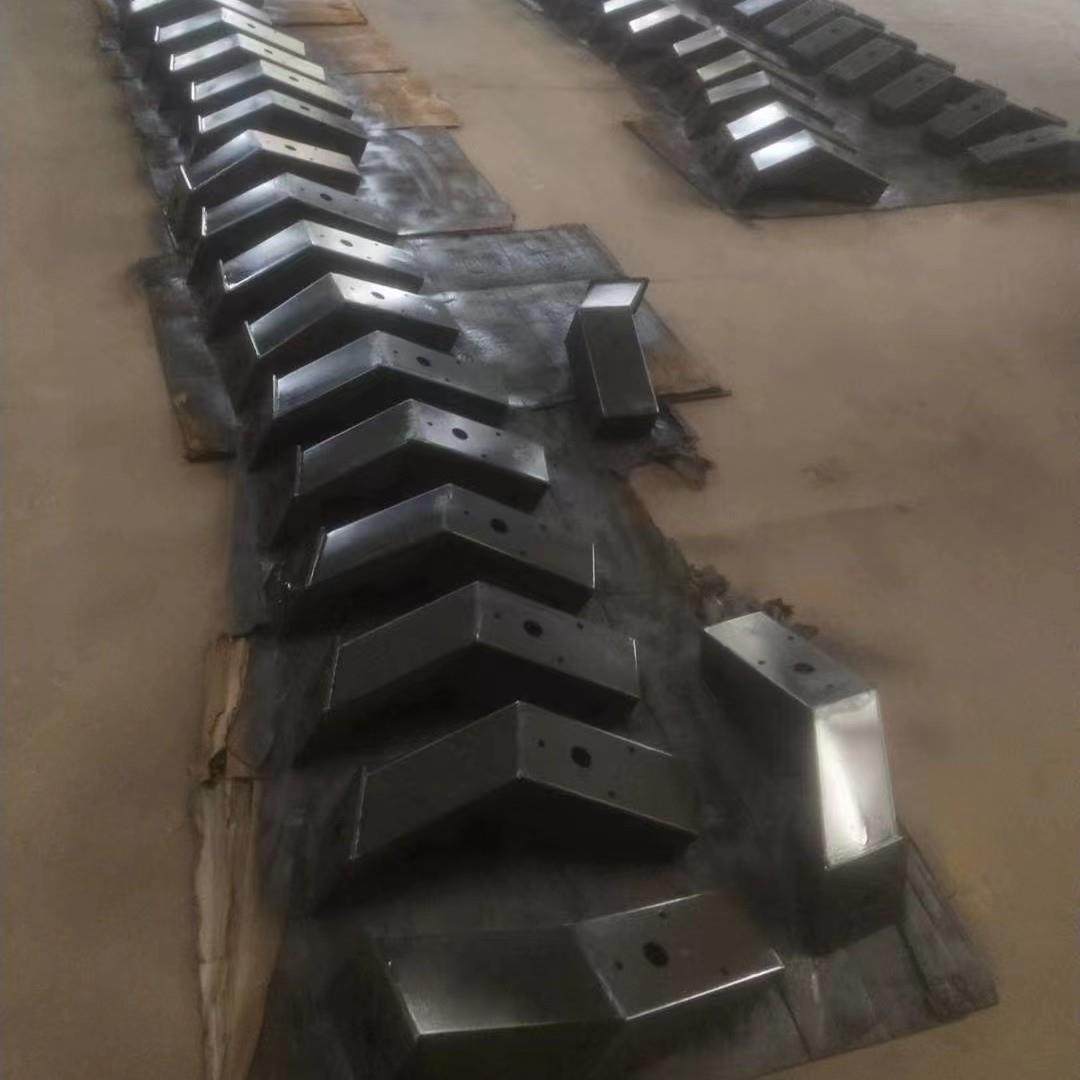 供应适用于临工955F装载机大灯架铲斗拉杆摇臂