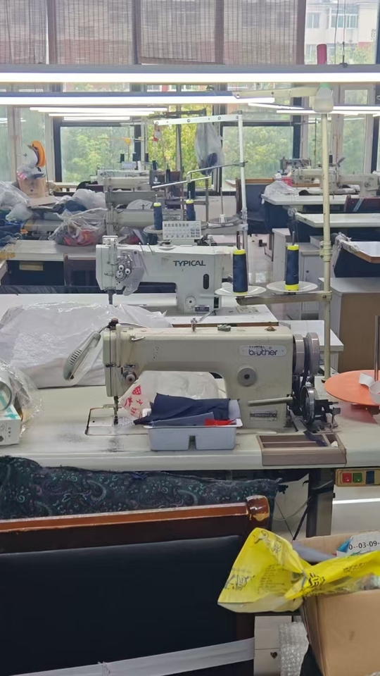 11月11日沈阳彩虹铁路服装厂一批设备网络拍卖公告