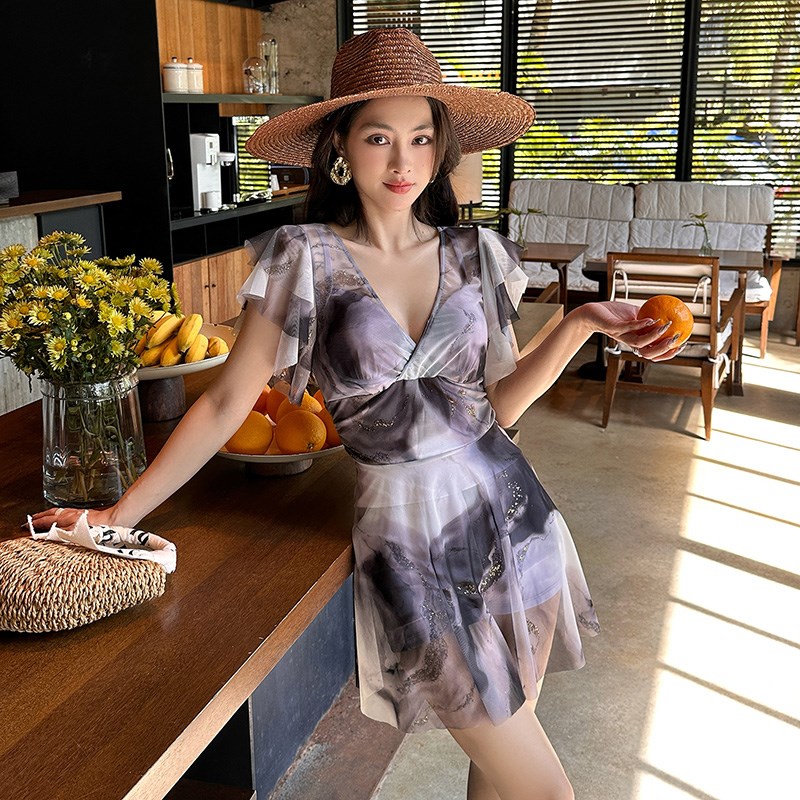 2025新款大码泳衣女连体裙式钢托聚拢性感辣妹高级泡温泉微胖女孩
