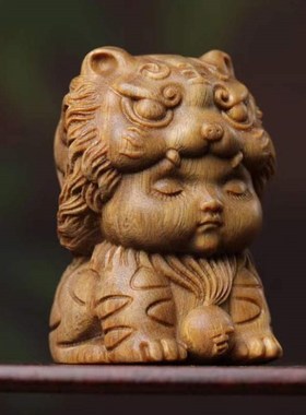 绿檀木虎宝宝茶宠手把件 规格5.844把玩件房书桌面装饰厂