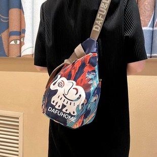 夏天休闲包包女2024新款时尚百搭女士胸前斜挎包运动轻便胸包小包