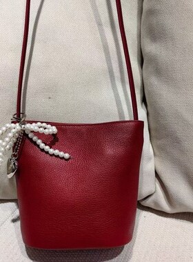 头层自然摔牛皮女包百搭包包女腋下包软皮水桶包真皮斜挎包96871