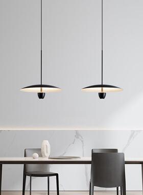 供货现代极简餐厅吊灯前吧台岛台北欧简约卧室床头吊灯黑色