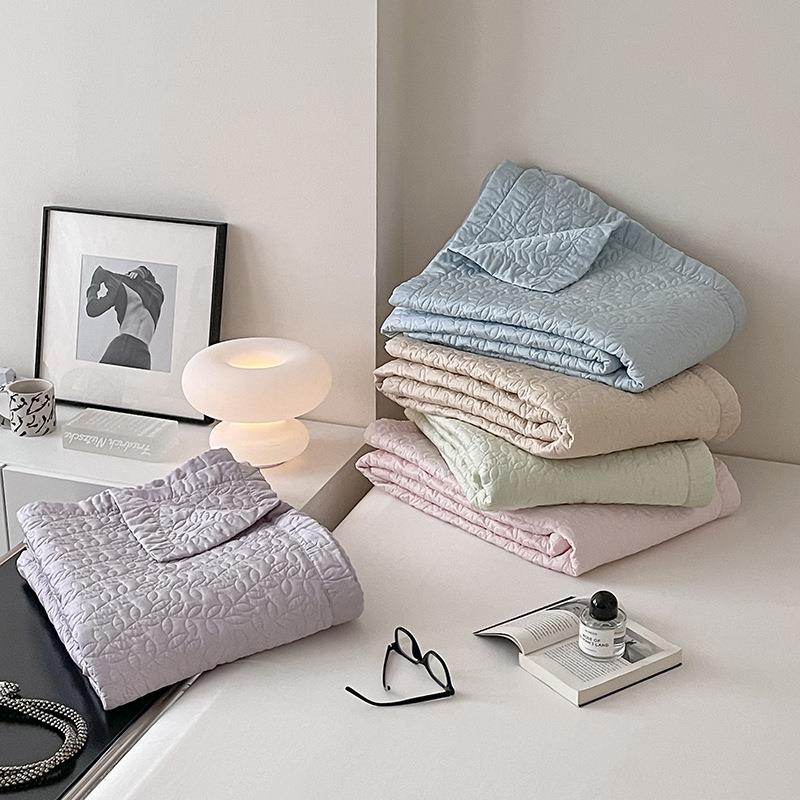 2024夏季新款莱赛尔天丝小藤叶绗缝砂洗床盖三件套夹棉床单软垫子