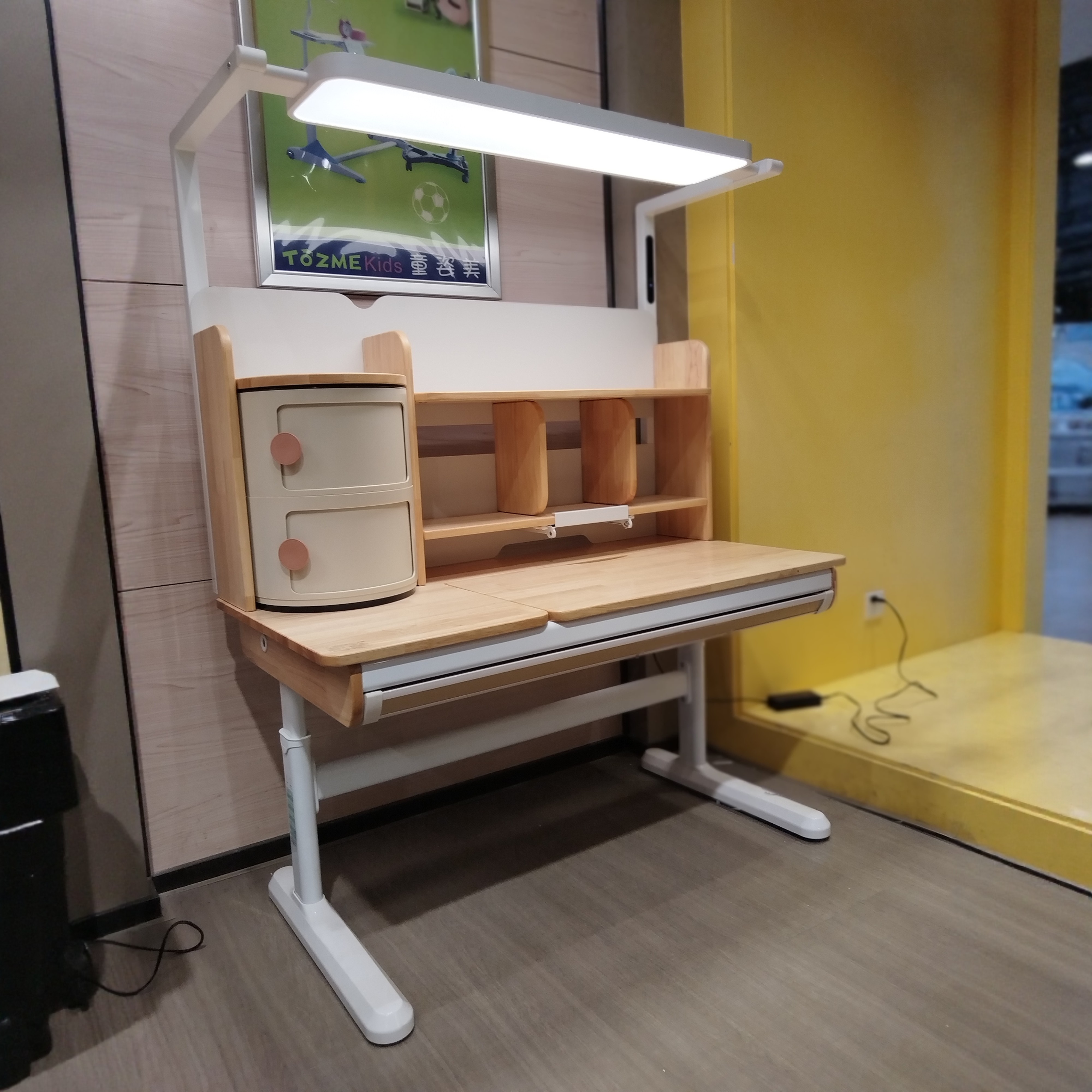 魔力屋智能学习桌护眼灯一体实木学生写字桌儿童升降书桌N10C,住宅家具,儿童学习桌,淘宝优惠券,粉丝福利购,淘宝优惠卷