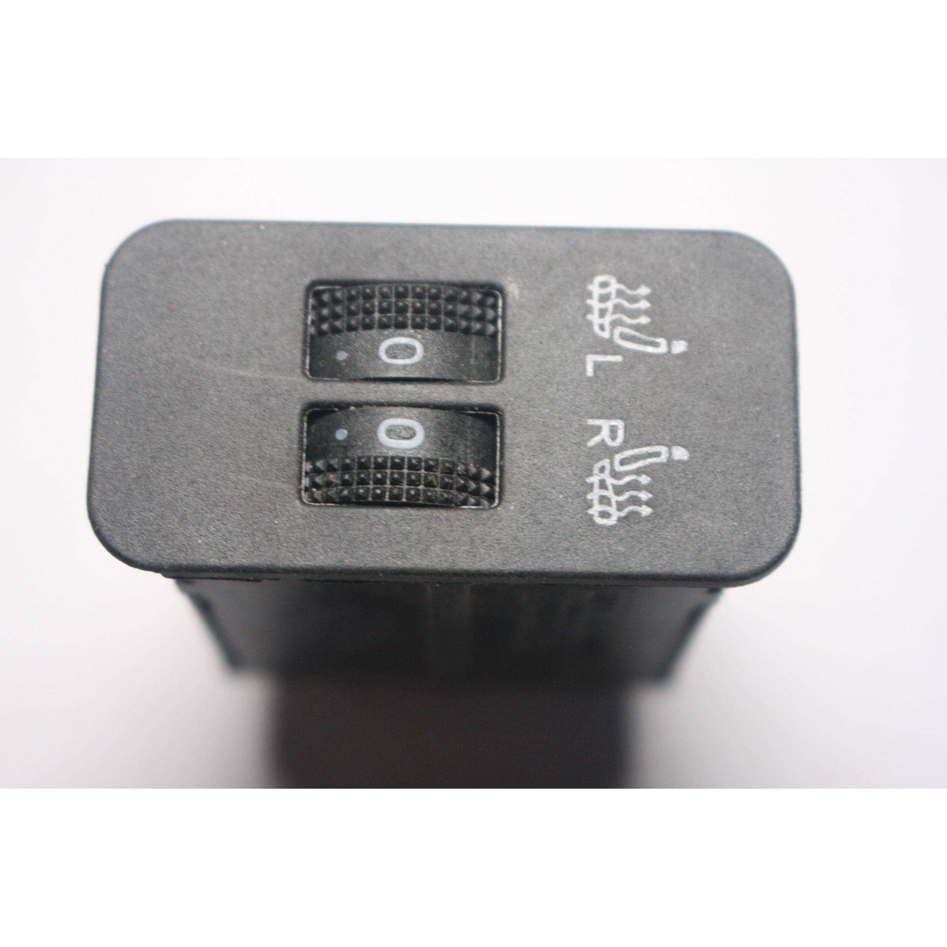 SA10-66-100M1适用于马自达S3开关(前座椅电加热)