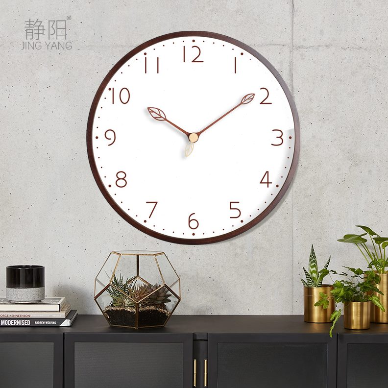表风法式新款现代简约静音时钟奶油2024客厅家用挂钟北欧实木原木