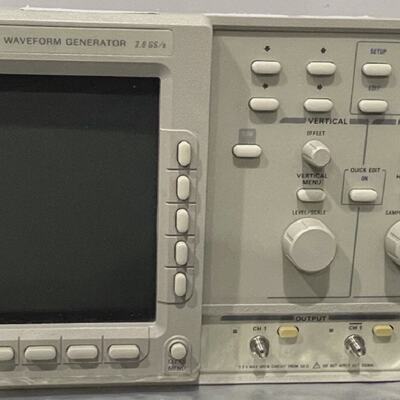 Tektronix AWG610 Arbitrary Waveform Generator