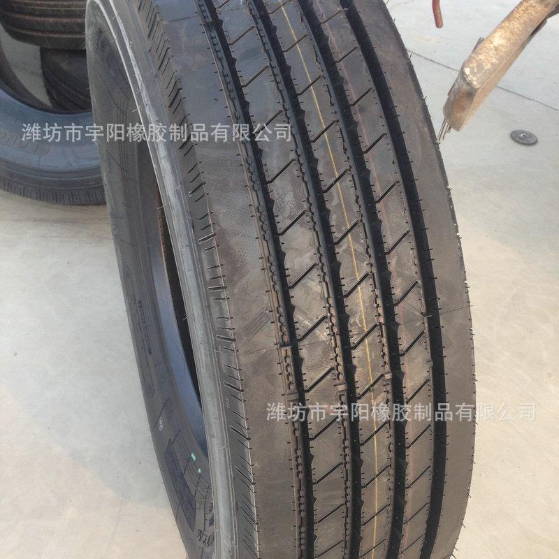 315/80R22.5 四线花纹 载重卡车 货车钢丝轮胎 真空胎