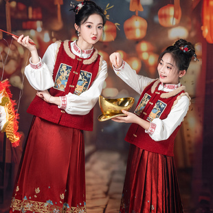 女童新中式明制汉服织金马面裙套装2026新款冬装加绒亲子装拜年服