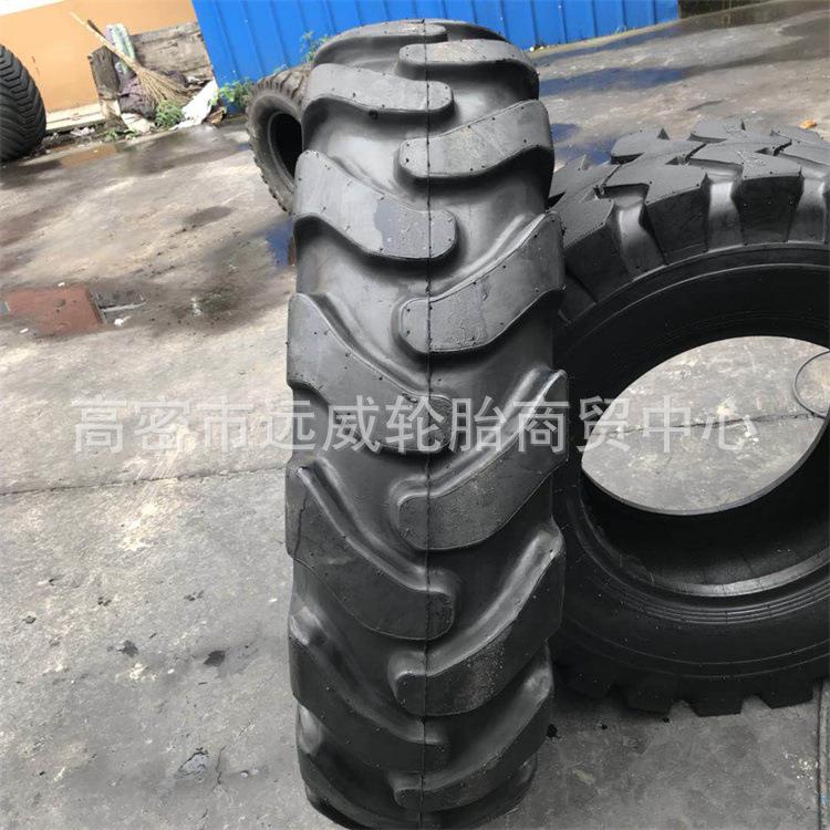 挖机 平地机轮胎1300-24 1400-24真空配内胎两用人字花纹