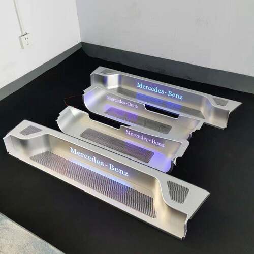 适用于奔驰威门槛条V260全包覆盖LED灯迎宾踏板