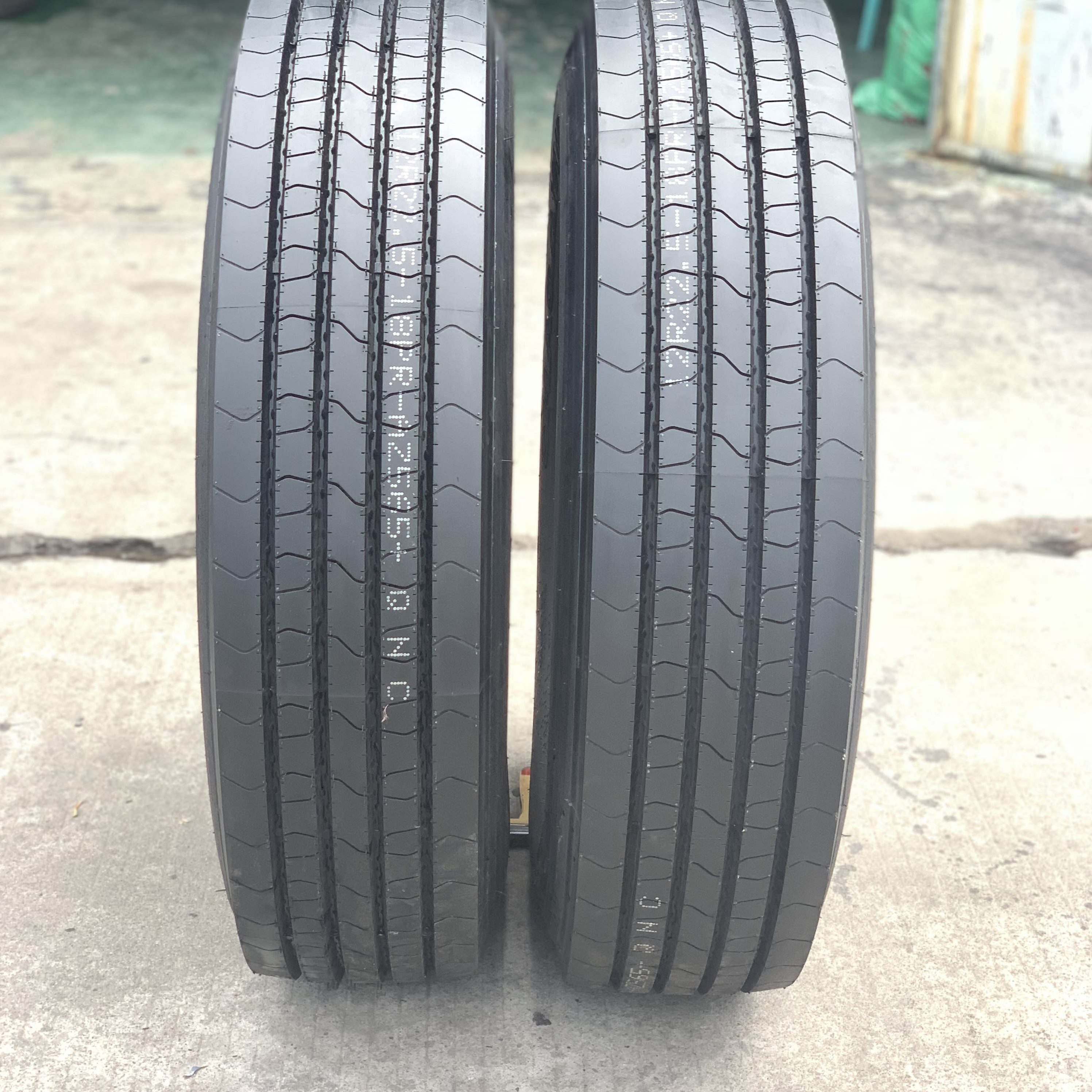 朝阳0/2 70995 8//5 / 575轮胎./ .12315真空11R225/513102527R22