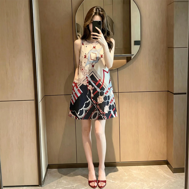 韩系撞色设计感法式裙子2026夏季新款小众别致新款气质日常连衣裙图片