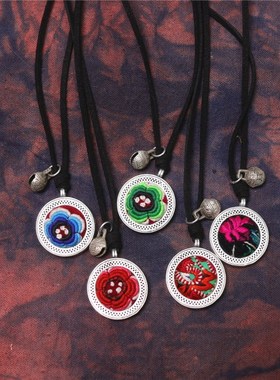 春风屿民族风刺绣老绣小铜鼓圆形项链小巧百搭苗银毛衣链饰品女28