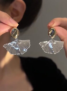 时尚百搭耳钉气质个性简约复古冷淡风小众高级感银杏叶吊坠耳环女