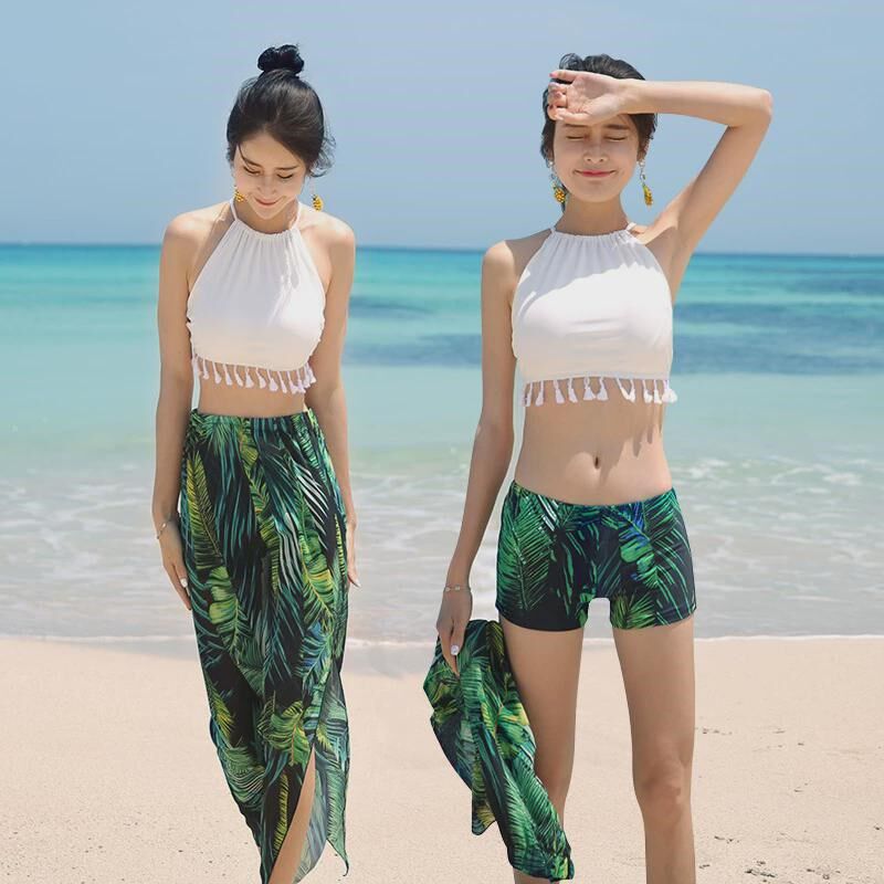 情侣泳衣女2024新款海边保守泡温泉套装三亚分体高级感纯欲风泳装