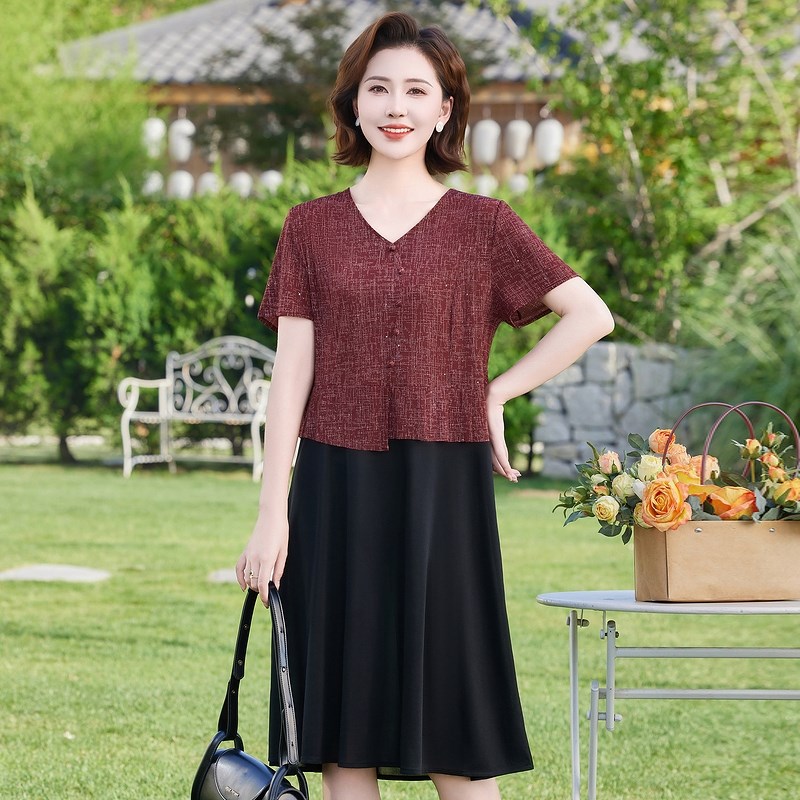 中年洋气妈妈夏装五十多岁连衣裙中老年女装